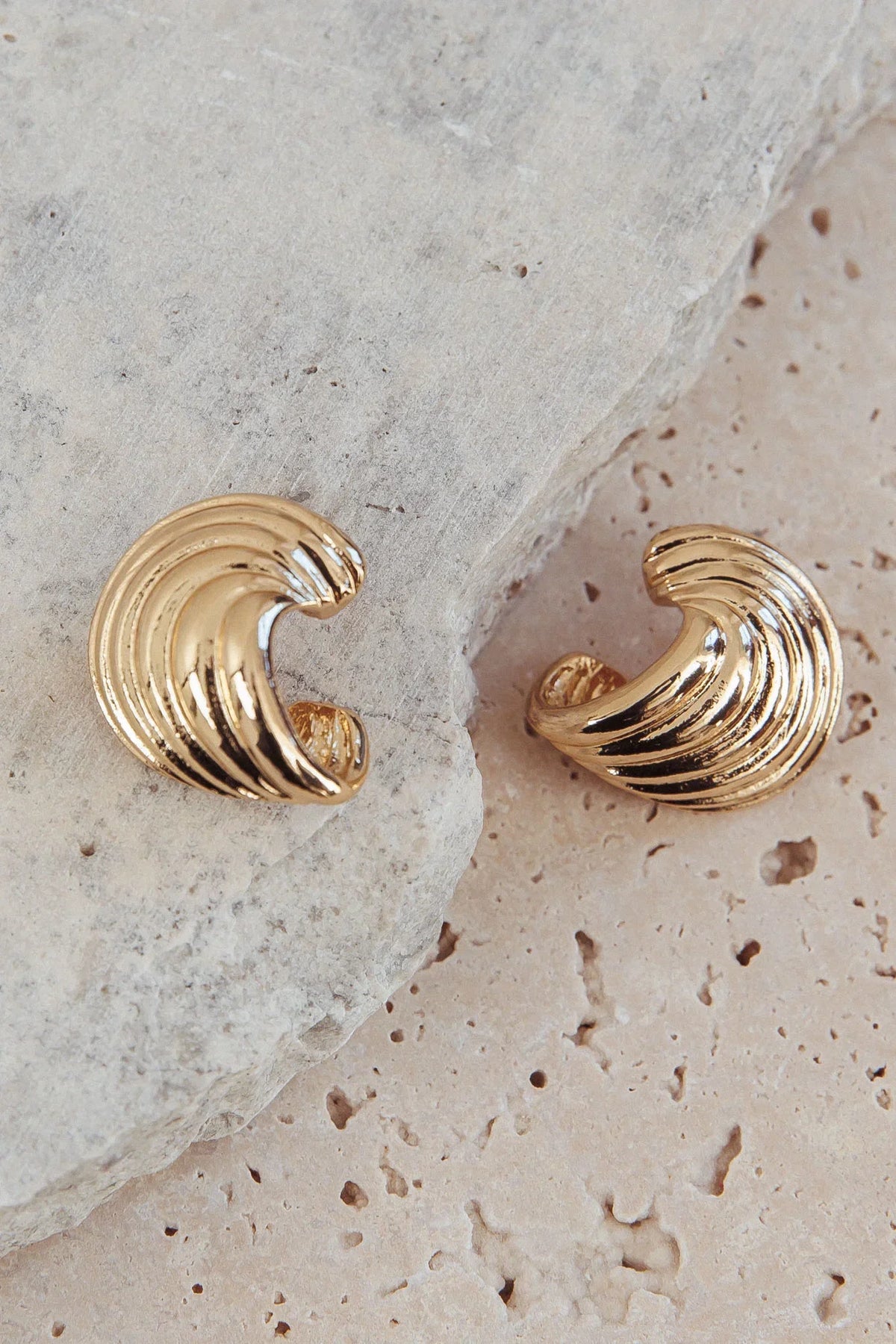 Magic Swirl Earrings Gold